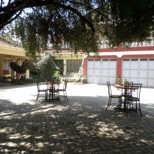 Main Entrance Veranda/Gardens Mirvins Hostels